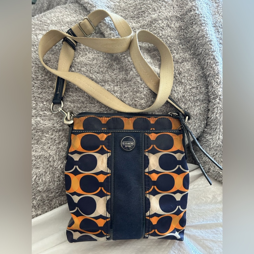 Crossbody purse